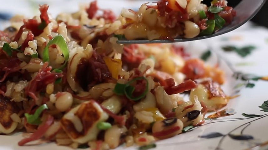 Baião de Dois com Pimenta (Nordeste) - Apesar de não ser naturalmente apimentado, muitas receitas de baião de dois levam pimenta-de-cheiro ou malagueta como toque opcional.

