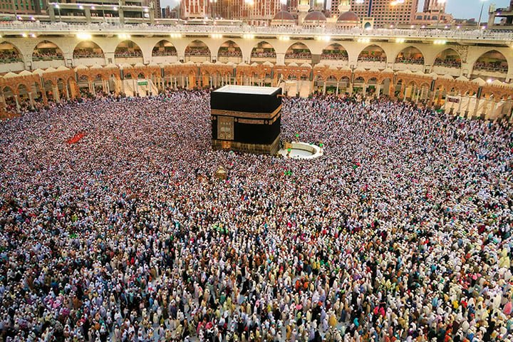 O islamismo é a segunda maior religião do mundo, com cerca de 1,8 milhão de adeptos, o que representa aproximadamente 25% da população mundial. O catolicismo, com 30%, é a maior. 