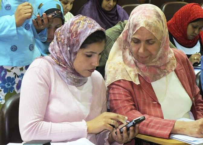 O termo muçulmano, aliás, também vem do idioma árabe e deriva de "muslim", que significa submisso. Um muçulmano, é, portanto um submisso aos três profetas, sendo Maomé o maior deles, e a Deus, a quem chamam de Allah. 