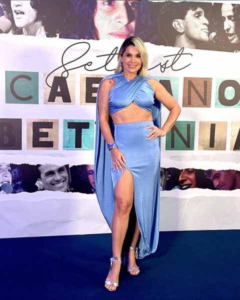 No dia 7 de junho de 2025, a atriz Flávia Alessandra completou 51 anos, enquanto segue sendo uma das figuras mais queridas e respeitadas da televisão brasileira.-Reprodução de Instagram @flaviaalessandra