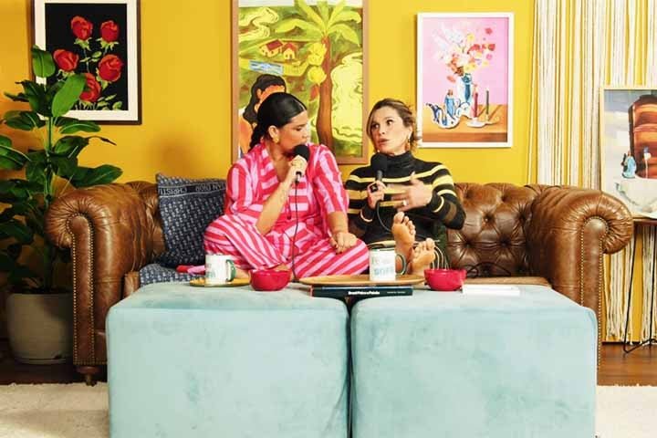 Durante o programa, Flávia ouviu o depoimento de uma fã chamada Camila, que revelou estar apaixonada por um amigo gay. Em seu relato, Camila contou que chegou a ter esperança de conquistar o rapaz, tentando parecer mais interessante, como se isso pudesse fazê-lo mudar sua orientação.- Reprodução do Youtube Canal Meu Ritual