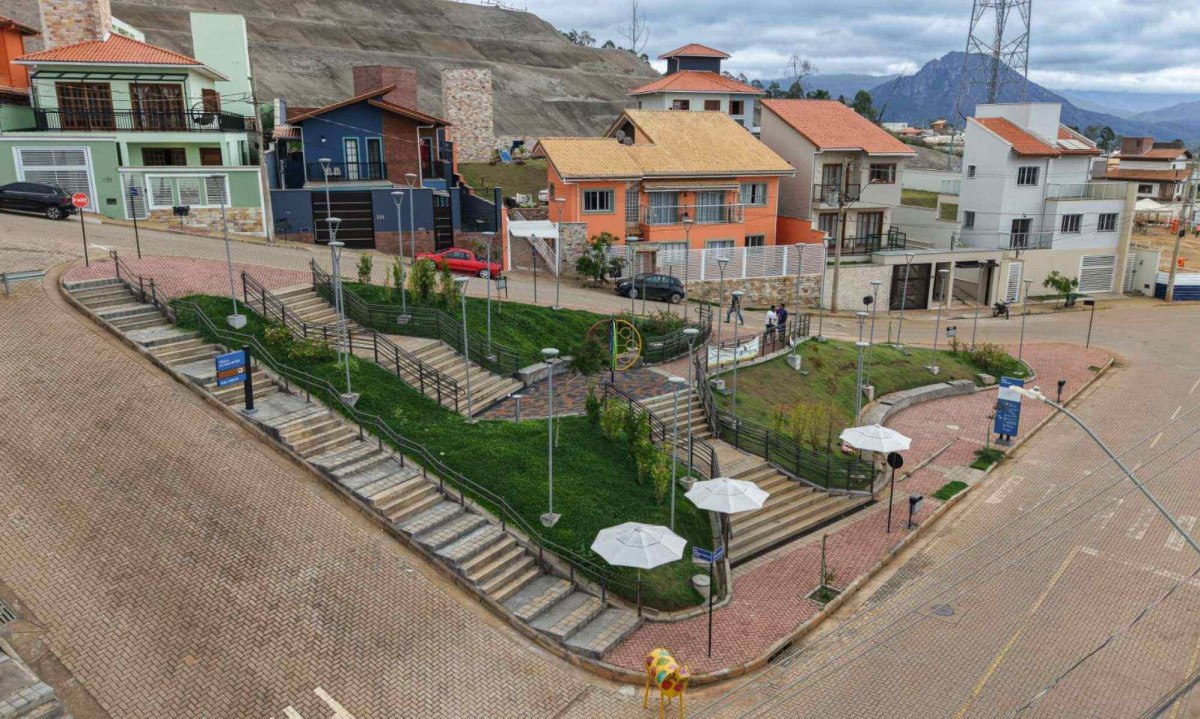 Samarco garantiu que até setembro todas as casas e equipamentos públicos do Novo Bento Rodrigues estarão prontos Samarco anuncia que quer voltar a operar com 100% de sua capacidade a partir de 2028, apresenta sua nova estrutura de segurança e faz balanço da reparação.