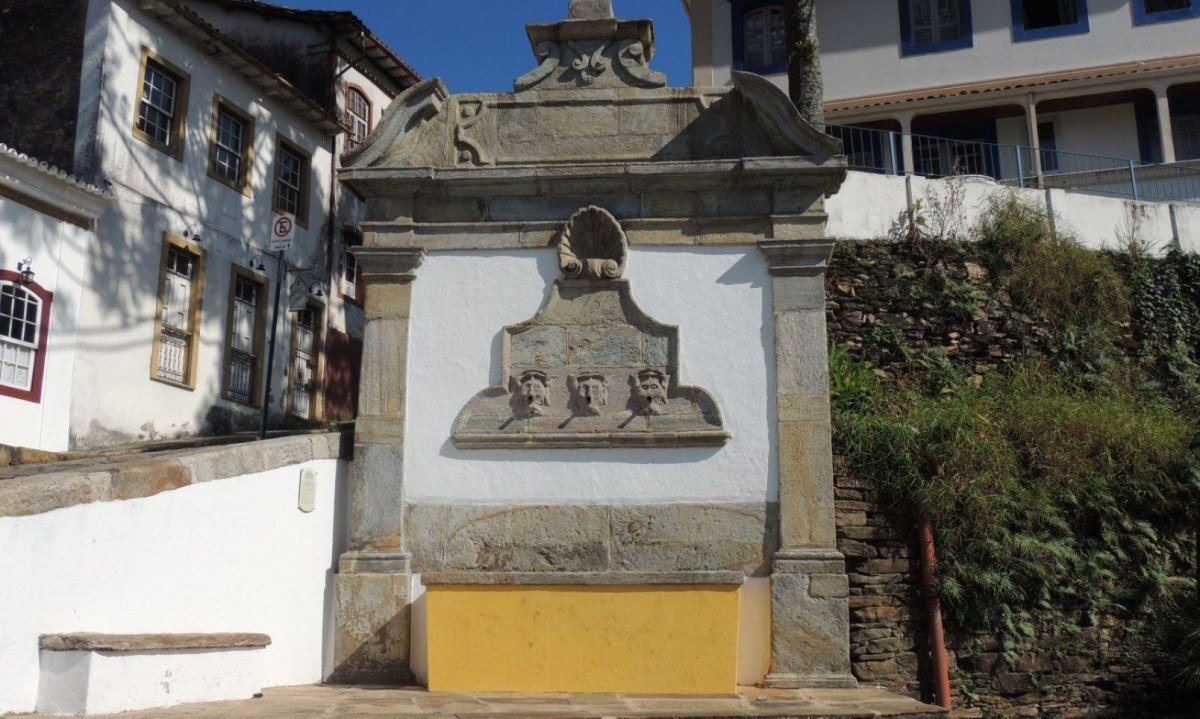 Chafariz do Passo antes do vandalismo