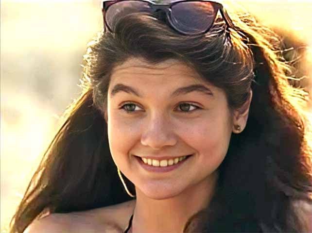 Essa conexão com o público não é de hoje. Flávia Alessandra conquistou o coração dos brasileiros desde muito jovem. Nascida em Arraial do Cabo, no litoral do Rio de Janeiro, ela começou a carreira artística ainda na adolescência.-Reprodução de Instagram @flaviaalessandra