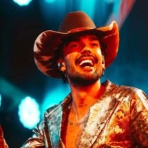 Cantor sertanejo relata pânico em voo com gelo e pancada de chuva - Instagram/ Reprodução