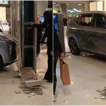 Criança bate carro de luxo em exposição dentro de shopping - Redes sociais/Reprodução
