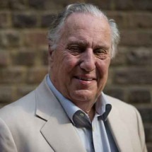 Morre o escritor Frederick Forsyth - JUSTIN TALLIS / AFP