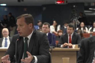 Cid confirma pressão por troca no comando do Exército para viabilizar golpe