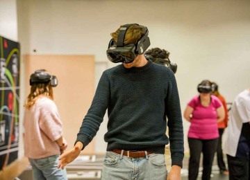 Óculos de realidade virtual são o aporte para a aventura na mostra 'Napoleão experience' -  (crédito: Divulgação)