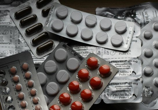 9 em cada 10 pessoas se automedicam; entenda o problema