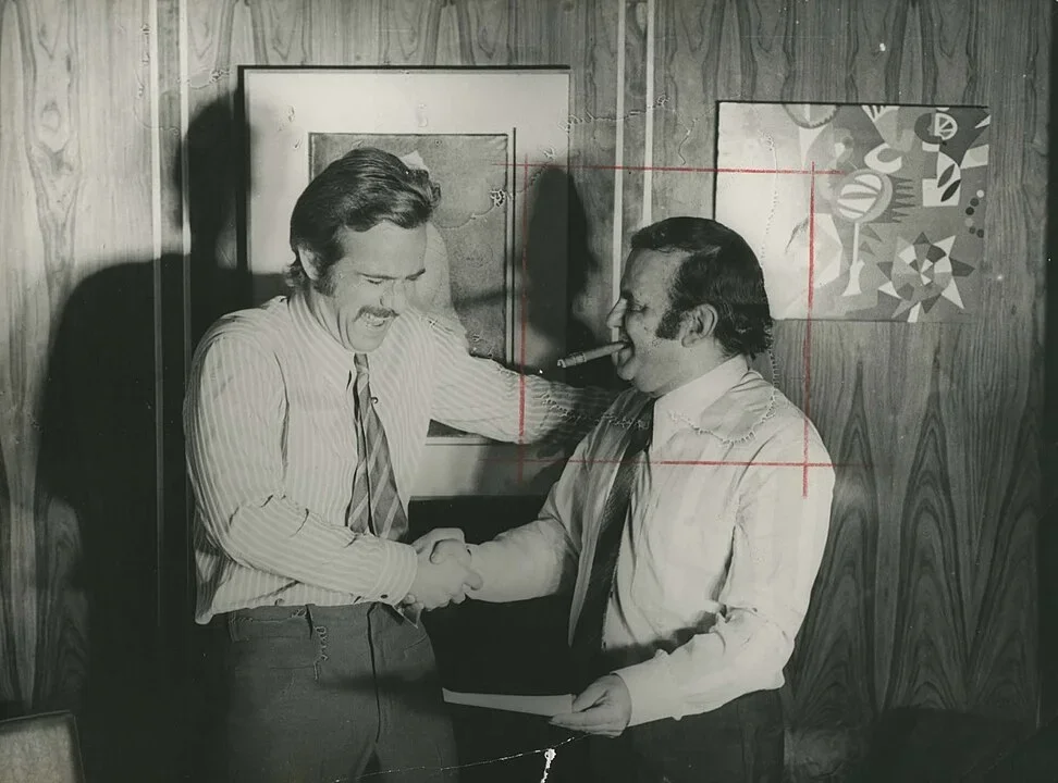 Cuoco ganhou três vezes o Troféu Imprensa, pelas novelas “Redenção” (1967), “O Cafona” (1971) e  “Selva de Pedra” (1972). E foi indicado outras vezes. Na foto, Cuoco com Felipe Carone em "O Cafona".
