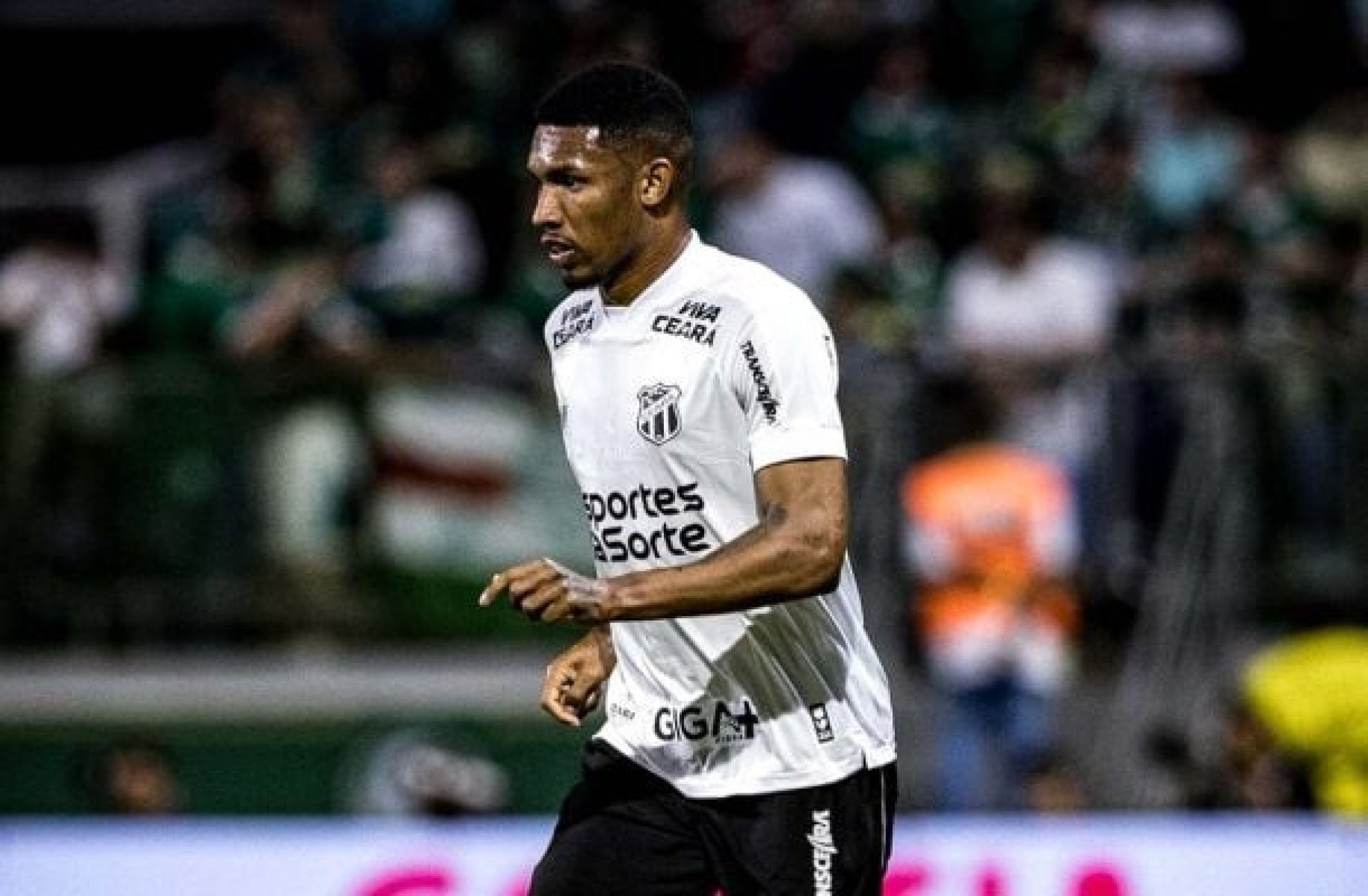 Fluminense negocia Lelê com clube japonês