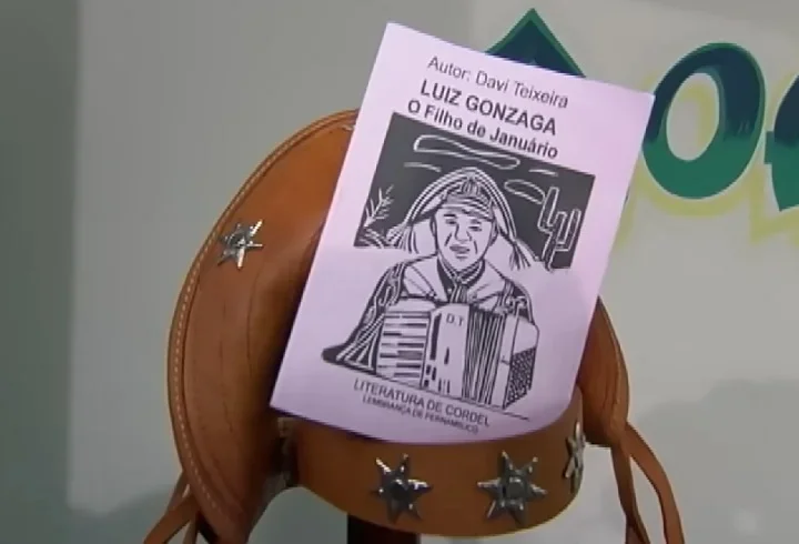 As obras de cordel podem abordar uma grande variedade de temas, desde histórias de reis e rainhas até aventuras de cangaceiros, romances e críticas sociais.-reprodução
