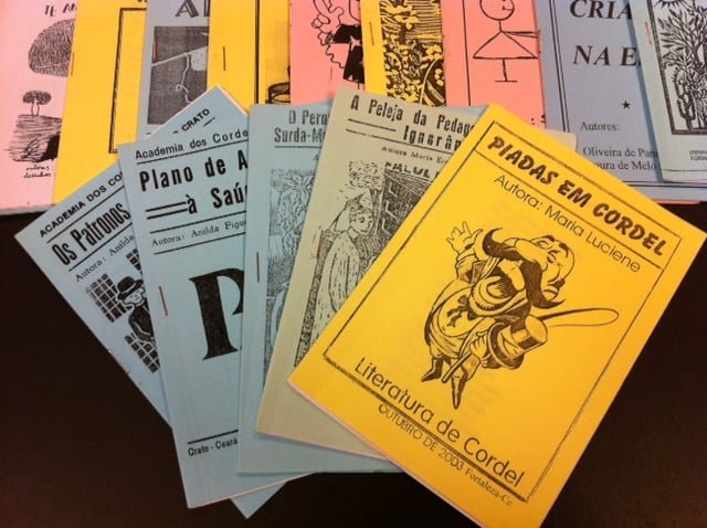 A Literatura de Cordel é um gênero literário popular no Brasil, especialmente no Nordeste, caracterizado pela sua forma rimada e pela apresentação em folhetos de papel. -wikimedia commons/Mrass