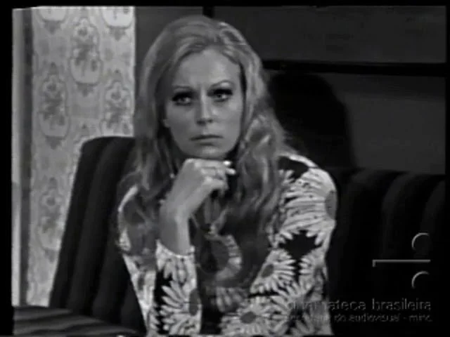 Francisco Cuoco foi casado três vezes. O primeiro casamento foi com a atriz Carminha Brandão (na foto, na novela "Mulheres de Areia"), doze anos mais velha que ele, entre 1960 e 1964. 
