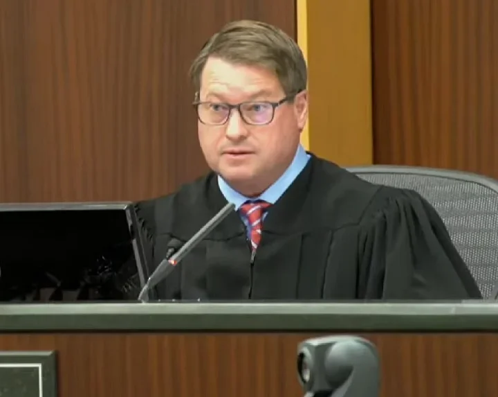 A defesa de Wilson argumentou que ele possui uma "mente doentia" e vÃ­cio em drogas, pedindo um novo julgamento ou absolviÃ§Ã£o. No entanto, o juiz negou o pedido, afirmando que as evidÃªncias eram claras e condenatÃ³rias.