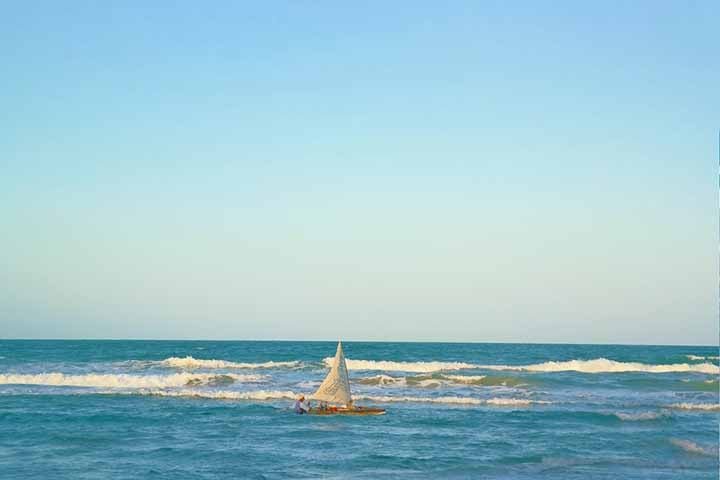 A hospitalidade cearense se materializa nesses espaços, ideais tanto para famílias quanto para quem busca agito ou até mesmo ficar sozinho.
