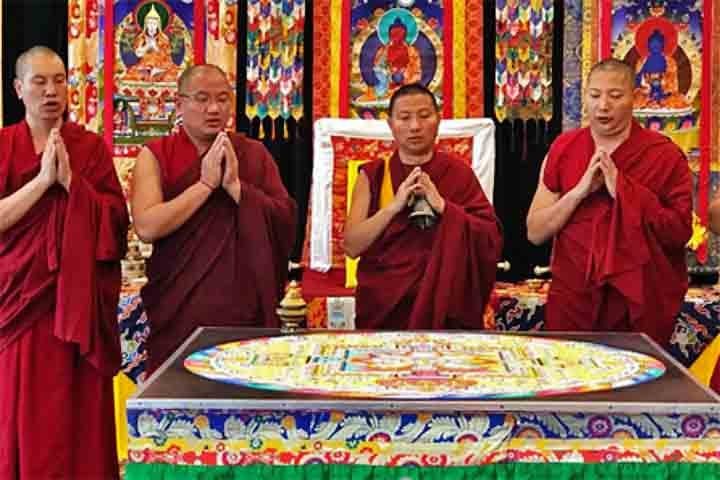 Existem mandalas espirituais, meditativas, artísticas e terapêuticas. Algumas são usadas em rituais religiosos, como as tibetanas, feitas de areia.