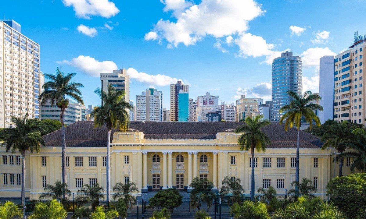 Fachada do Minascentro, em Belo Horizonte