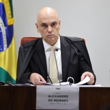 'O horário do almoço está longe', brinca Moraes com advogado de Heleno -  Ton Molina/STF