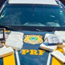 PRF apreende cocaína avaliada em R$ 2 milhões e maquinário para fabricação - Divulga&ccedil;&atilde;o/PRF