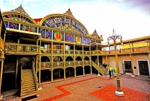 Mas Fortaleza vai muito além dos bons indicadores ecológicos. Rica em cultura, história e belezas litorâneas, a cidade oferece uma infinidade de experiências inesquecíveis aos visitantes. -  (crédito:  ME/Portal da Copa/Embratur/Wikimédia Commons)