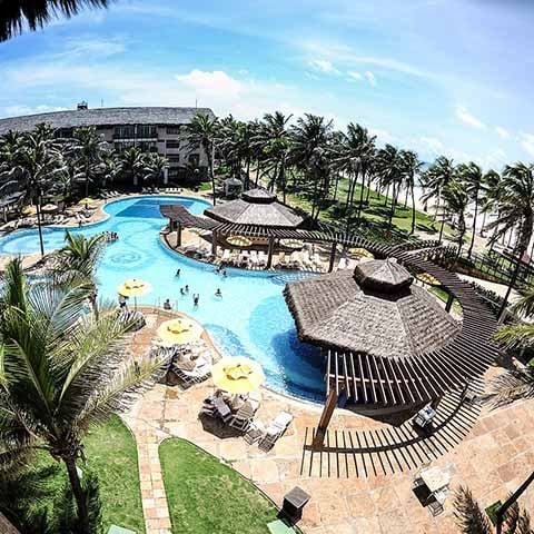 E para os que viajam com crianças ou buscam aventura, o Beach Park, localizado nas proximidades da cidade, é um dos maiores complexos aquáticos da América Latina.