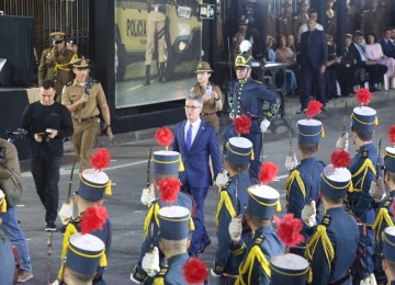 Romeu Zema foi homenageado durante comemoração dos 250 anos da PMMG -  (crédito: Marcos Vieira/EM/D.A.Press)
