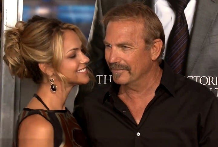 Ex de Kevin Costner fica noiva de vizinho após divórcio