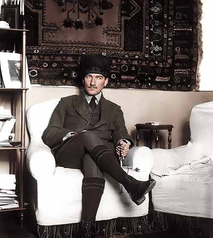 No entanto, com a chegada de Mustafa Kemal Atatürk, o fundador da República Turca, que a cidade ganhou um novo papel.- Domínio Público/Wikimédia Commons