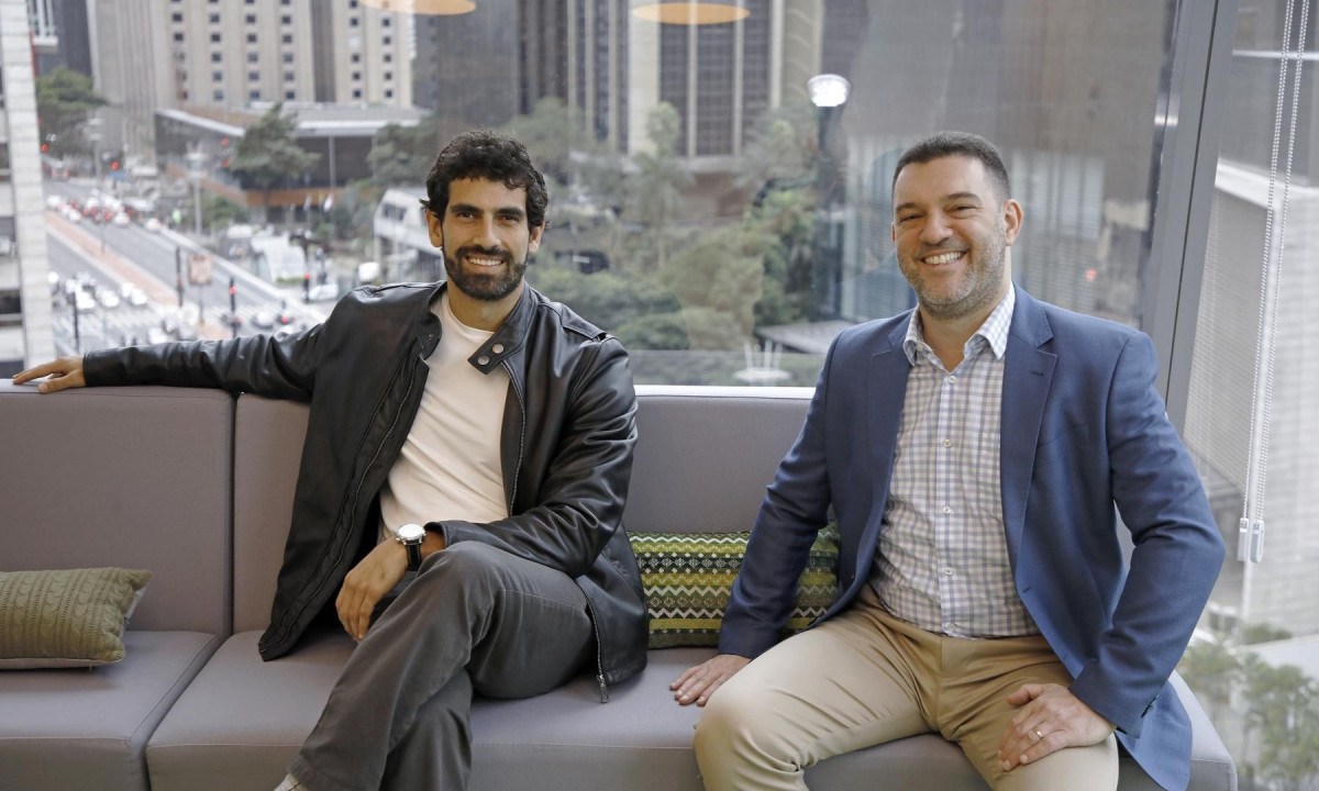 Eduardo Lemos, CEO e cofundador da startup e Rodrigo Benevides, Country Lead da Illumina Brasil - (crédito: Fotografia de Paulo Liebert) Eduardo Lemos, CEO e cofundador da startup e Rodrigo Benevides, Country Lead da Illumina Brasil - (crédito: Fotografia de Paulo Liebert)