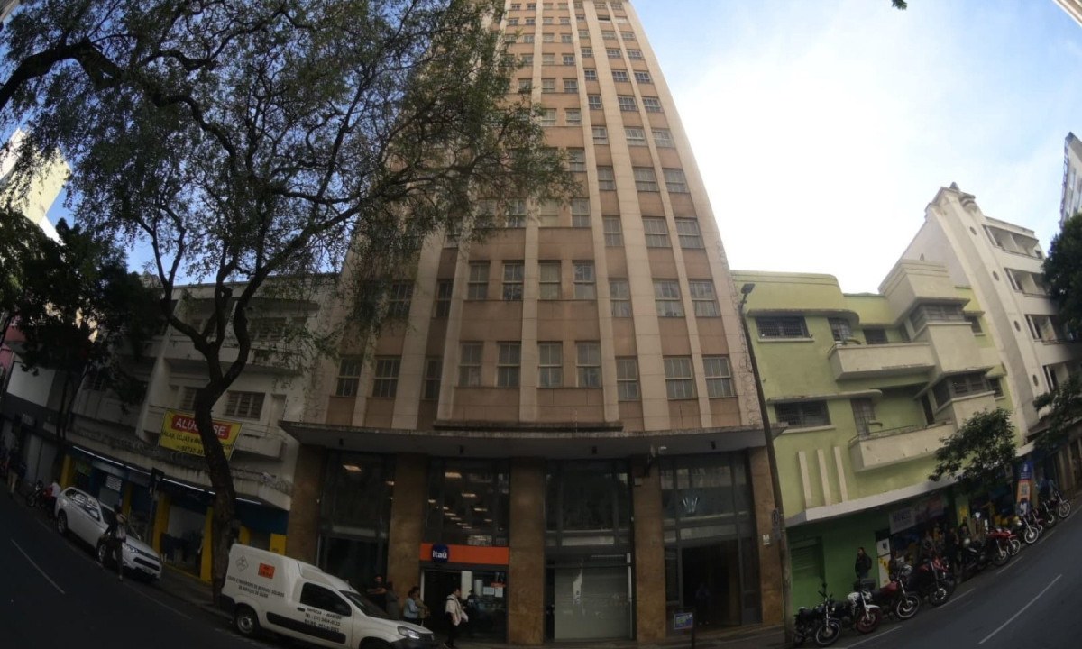 Tombado pelo município, Edifício Maranhão, de 15 andares, terá a fachada preservada no projeto de regeneração 

 -  (crédito: Leandro Couri/EM/D.A. Press)