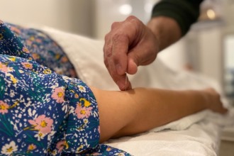 Acupuntura pode ajudar a aliviar sintomas de alergia: entenda