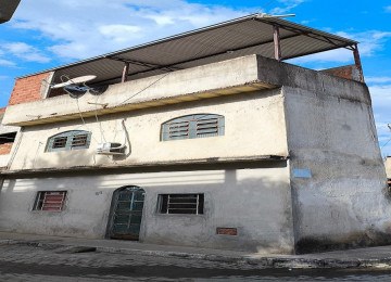 Homem mantinha ex-companheira e a filha em cárcere privado, em Governador Valadares, e as ameaçava de morte -  (crédito: PMMG/Divulgação)