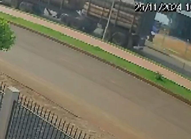 Ao entrar em contato com a empresa proprietária do caminhão, Keli contou que eles atribuíram o acidente à posição dos cabos, alegando que eles "já estavam parcialmente caídos na via".