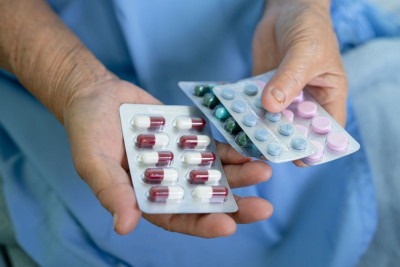 Tomar antibiótico vencido pode não só falhar no tratamento, como agravar infecção e gerar efeitos tóxicos  -  (crédito: codrut evelinas images)