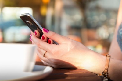 Mulher alegou que era obrigada pela loja a trocar foto de perfil e fazer publicações nas redes sociais -  (crédito: PIXABAY)