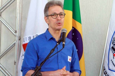 Zema quer reduzir o tamanho e a importância da Assembleia na votação que autoriza a alienação de estatais  -  (crédito: EDÉSIO FERREIRA/EM/D.A. PRESS)