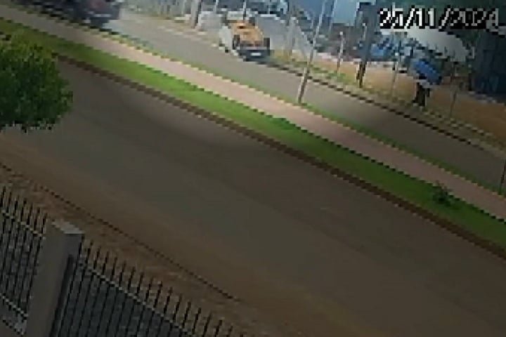 "Que sejam tomadas as medidas legais e responsabilizando quem deixou o cabo de energia solto, pois se não estivesse fora do local, não teria acontecido o fato", concluiu a empresa.