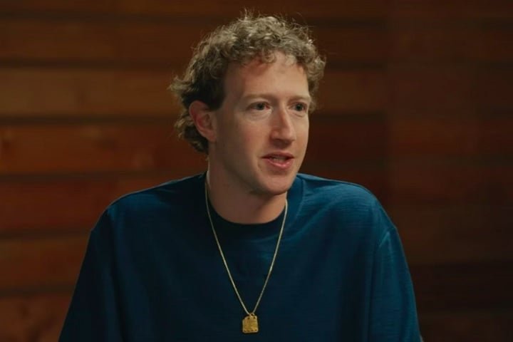 Quando sua primeira filha nasceu em 2015, Zuckerberg já havia anunciado que doaria 99% de suas ações da empresa - que hoje valem bilhões - para "melhorar o mundo".-Reprodução/YouTube