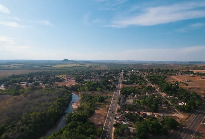 O Domo abrange os municípios de Araguainha (MT) e Ponte Branca (MT), estendendo-se até Alto Araguaia (MT) e Mineiros (GO). 