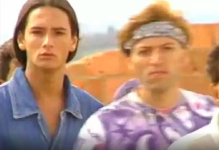 Ele começou sua trajetória artística na televisão brasileira, destacando-se inicialmente em novelas da Rede Globo durante os anos 1990, como "Olho no Olho" (1993) e "Pátria Minha" (1994 - foto).