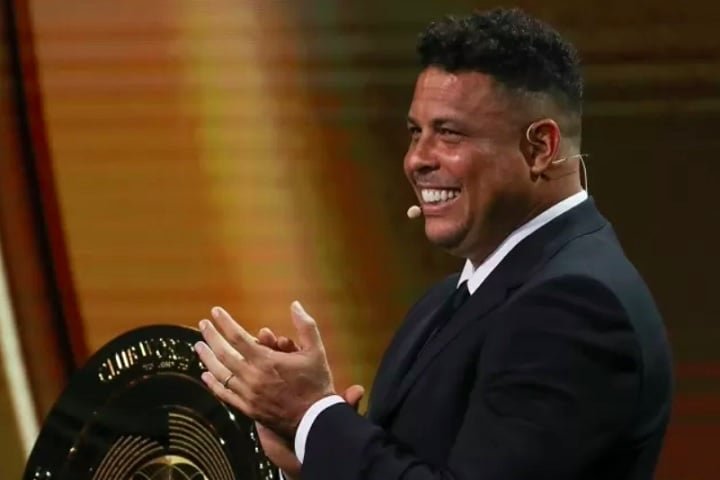 Ronaldo Fenômeno: De acordo com o filho mais velho do ex-jogador, Ronald, a maior parte do patrimônio do pai será direcionada à Fundação Fenômenos, voltada para ações sociais.-Divulgação/Fifa