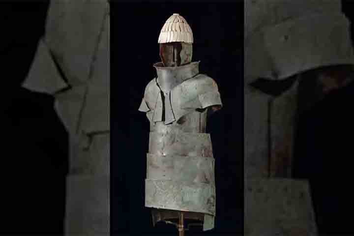 A dúvida inicial era se as peças seriam realmente destinadas à batalha ou apenas para fins cerimoniais. Isso porque, por elas serem grandes e pesadas, não pareciam confortáveis para um enfrentamento campal. 