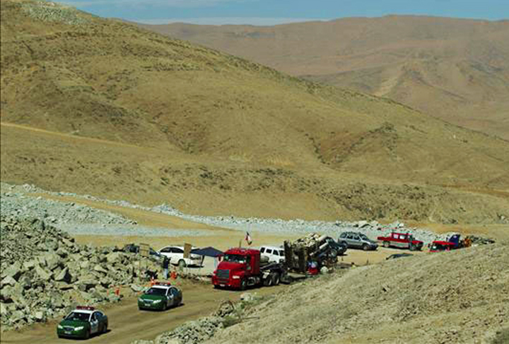 A mina pertencente à Empresa San Esteban ficava 33 quilômetros a noroeste de Copiapó, na região norte do país, no deserto do Atacama.  