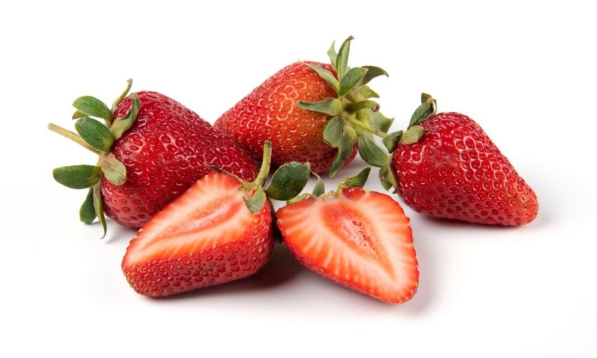 Com coloração vibrante, os morangos são, além de deliciosos, símbolos da paixão