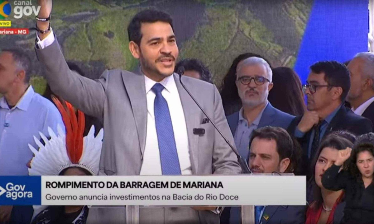 O Advogado-geral da União Jorge Messias declamou o poema 'Janela' da escritora mineira Adélia Prado -  (crédito: Reprodução/Canal Gov)