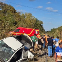 Trem arrasta carro por cerca de 50 metros no Norte de Minas - CBMMG