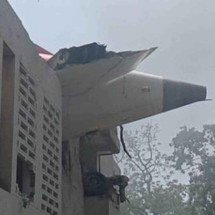 Vídeo: veja o momento da queda do avião na Índia