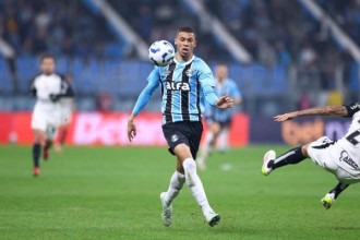 Atuações do Grêmio contra o Corinthians: Braithwaite faz golaço, mas Alisson é quem se destaca